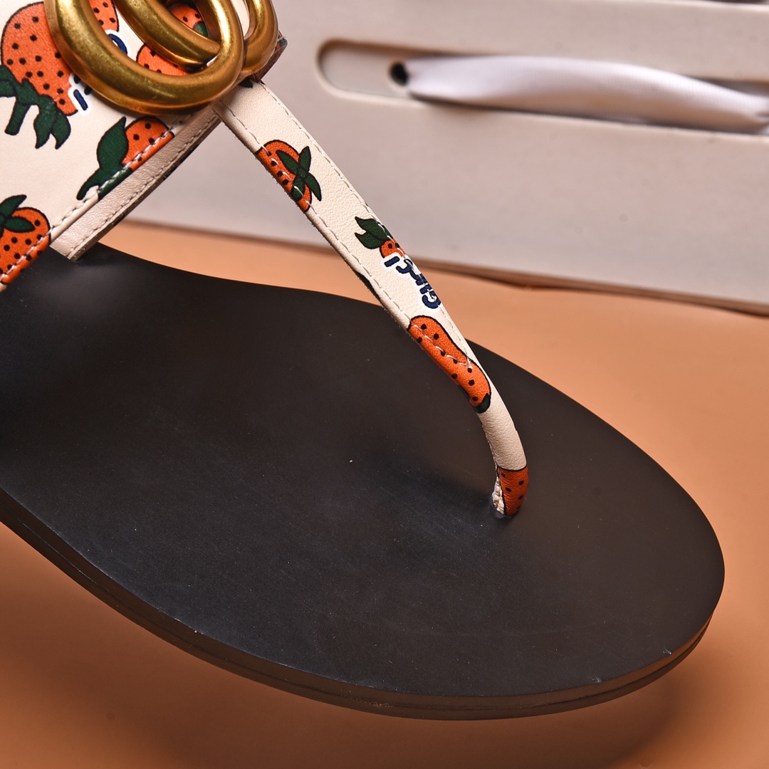 Gucci Slippers 12 - vstockx
