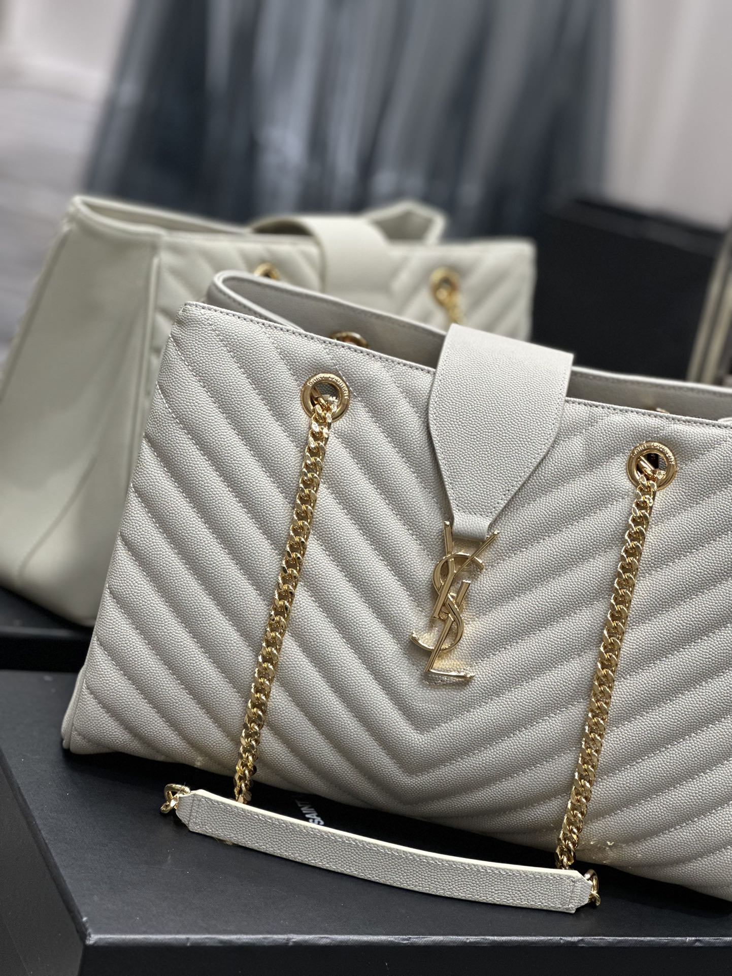Handbags SAINT LAURENT 668900 size 33  22  15 cm - vstockx