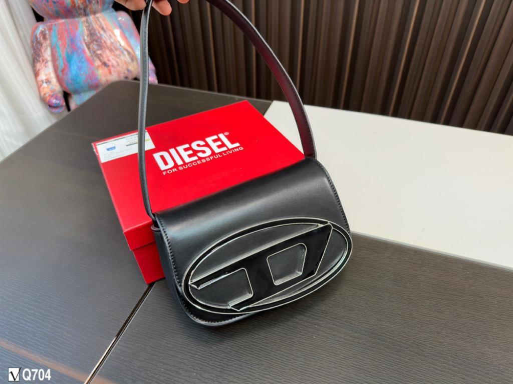 Handbag Diesel 4913 size 20*13*5.5 cm - vstockx