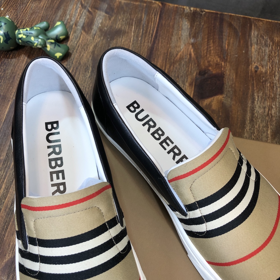 Burberry House Check Sneaker 8 - vstockx