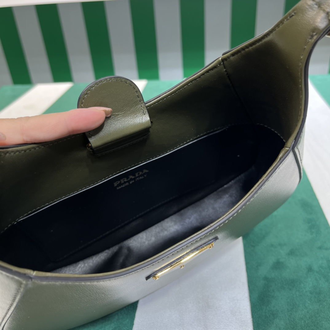 Handbags Prada 1BC179 size:17*27*5 cm - vstockx
