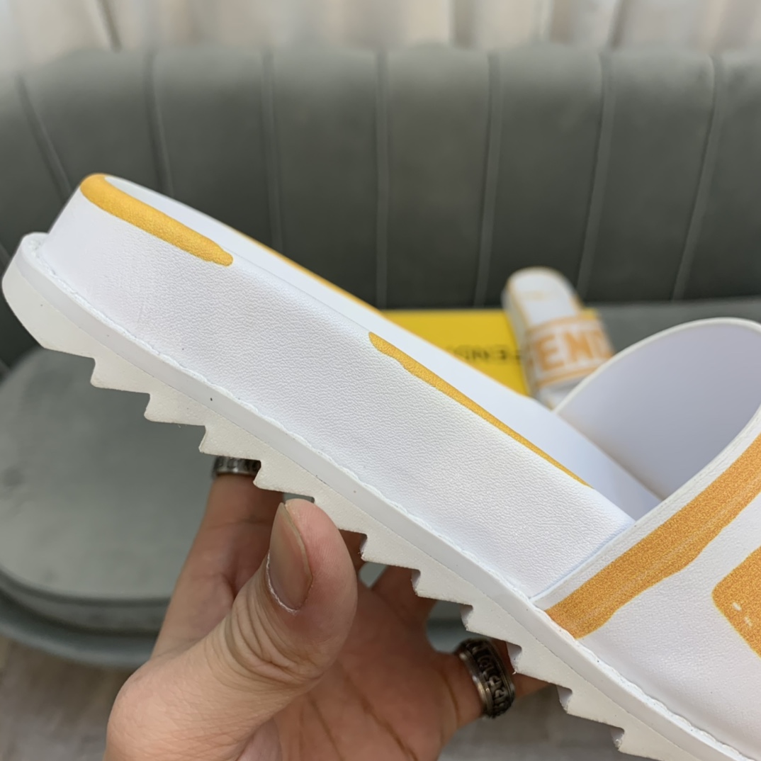 Fendi Slides 15 - vstockx