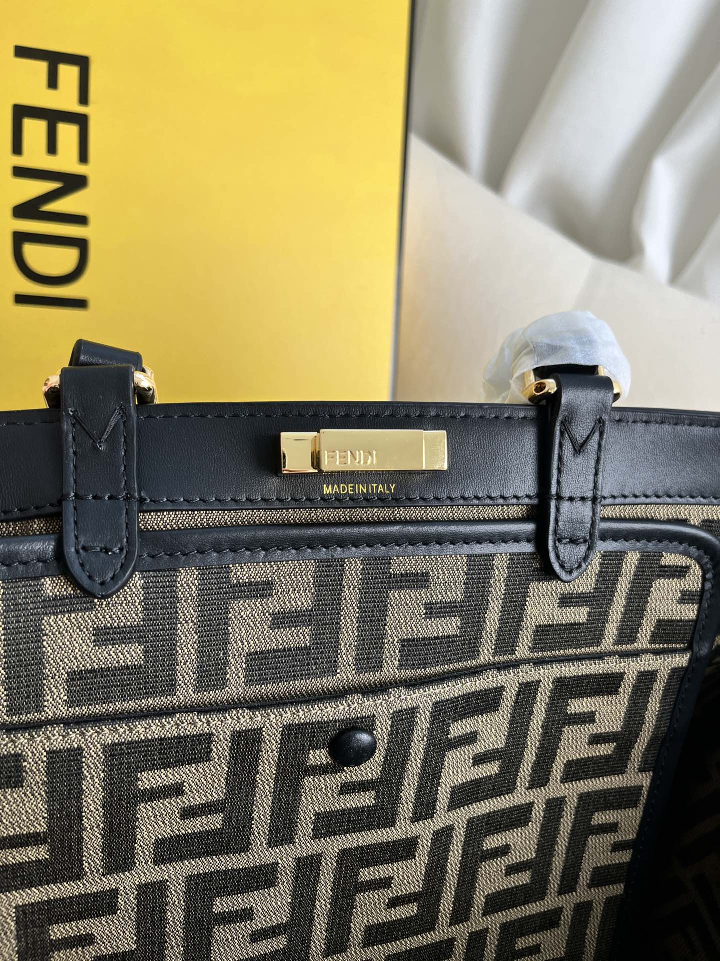 handbags FENDI 038 size:12*18*10cm - vstockx