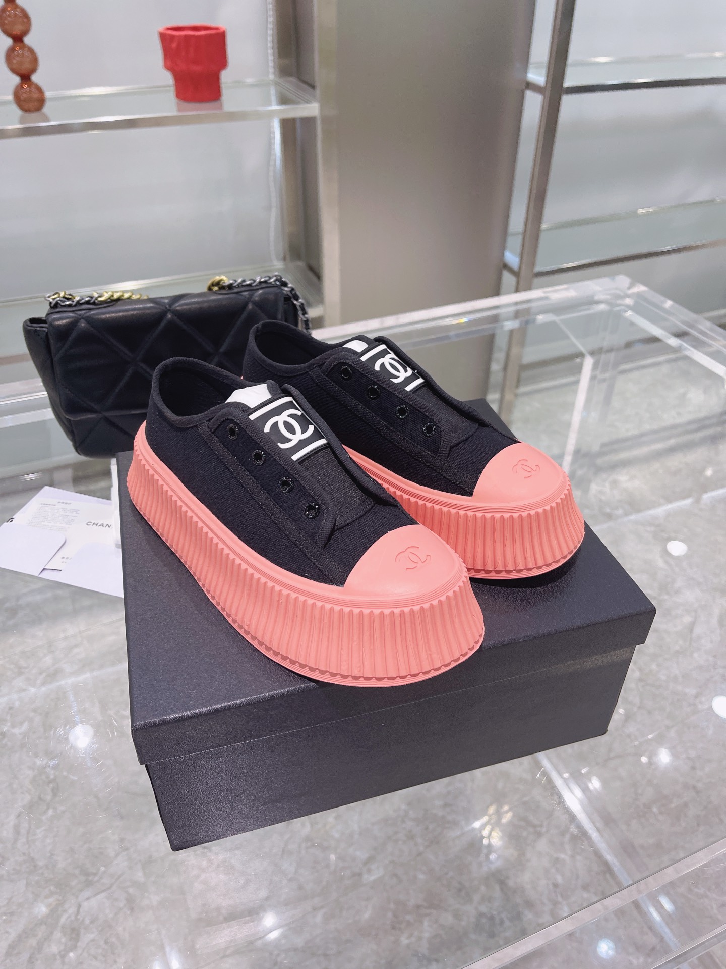 Chanel Platform Sneaker 16 - vstockx
