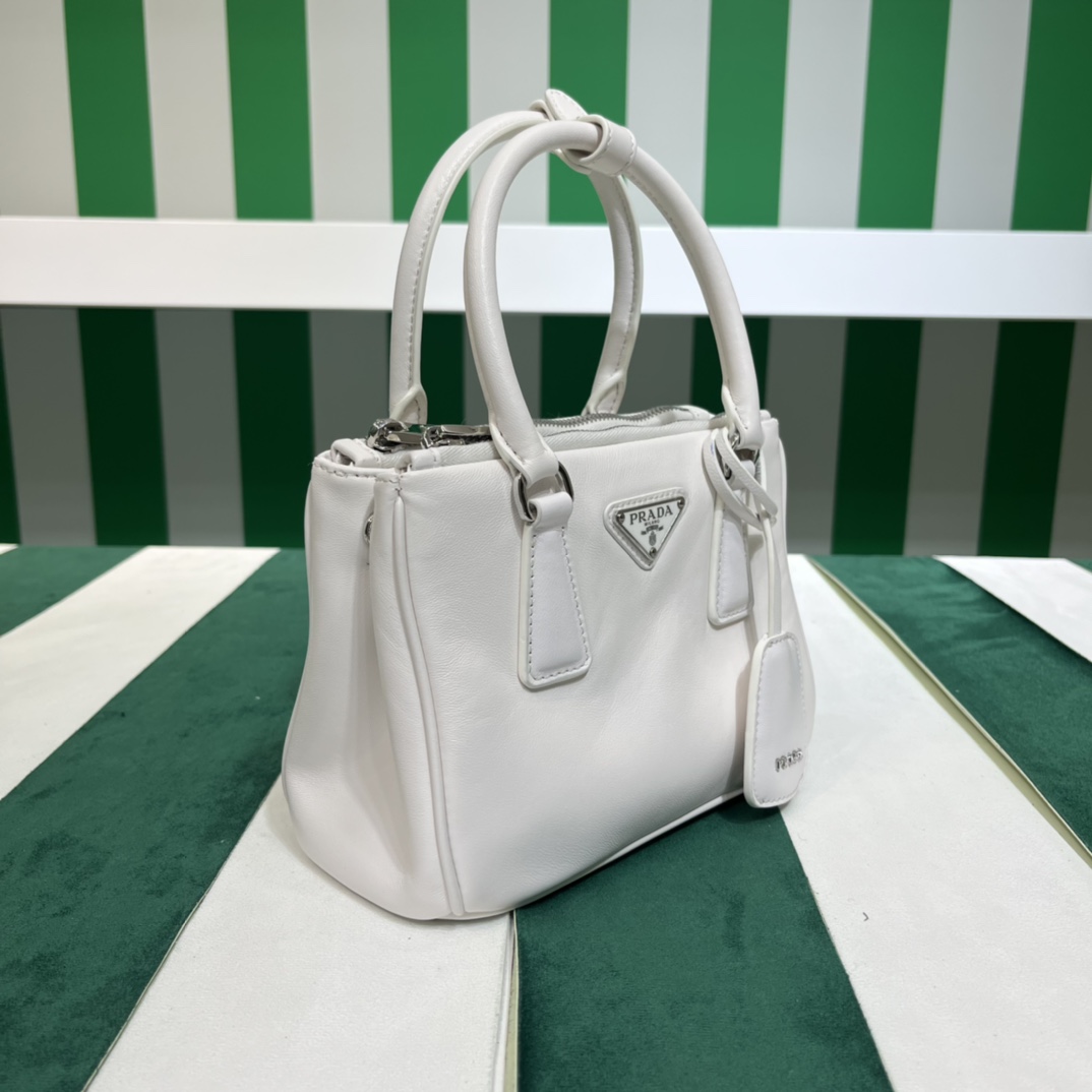 Handbags Prada 1BA906 size:20*14.5*9.5 cm - vstockx