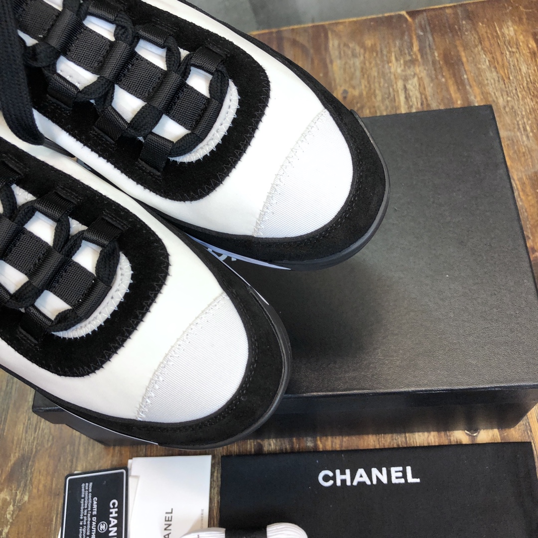 Chanel Fabric & Suede Calfskin Low Top Sneaker 15 - vstockx