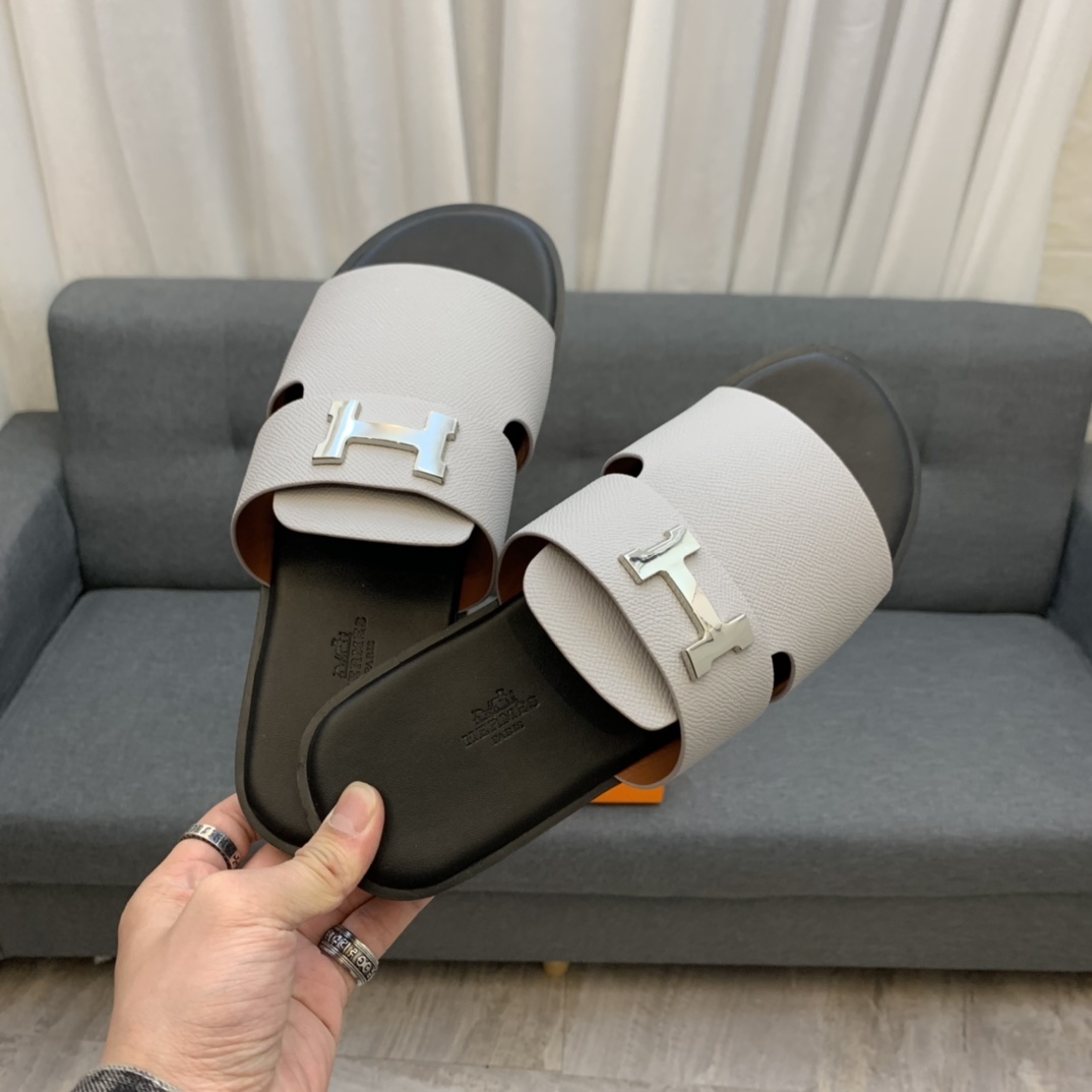 Hermes Sandals 31 - vstockx