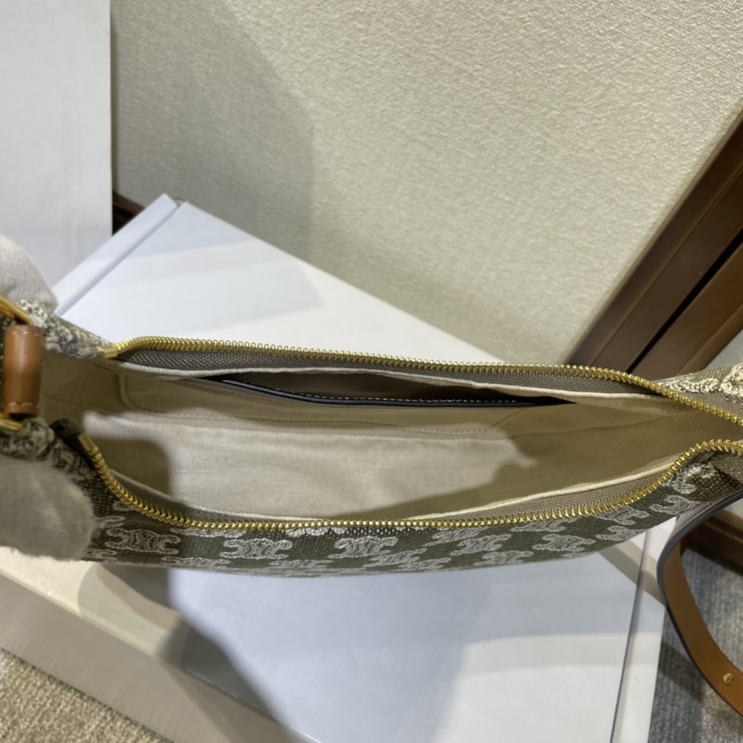 Handbags CELIN 193952 size:23-14-7 cm - vstockx