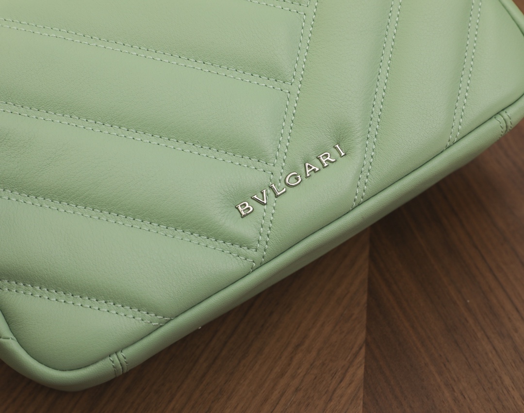 Handbags Bvlgari 28799391100 size:22.5*15*10 cm - vstockx