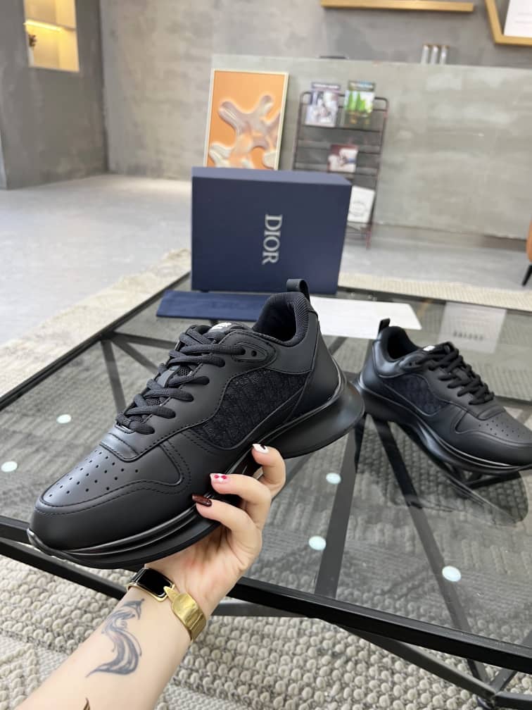 Dior B25 RUNNER SNEAKER Black Smooth Calfskin and Dior Oblique Jacquard - vstockx