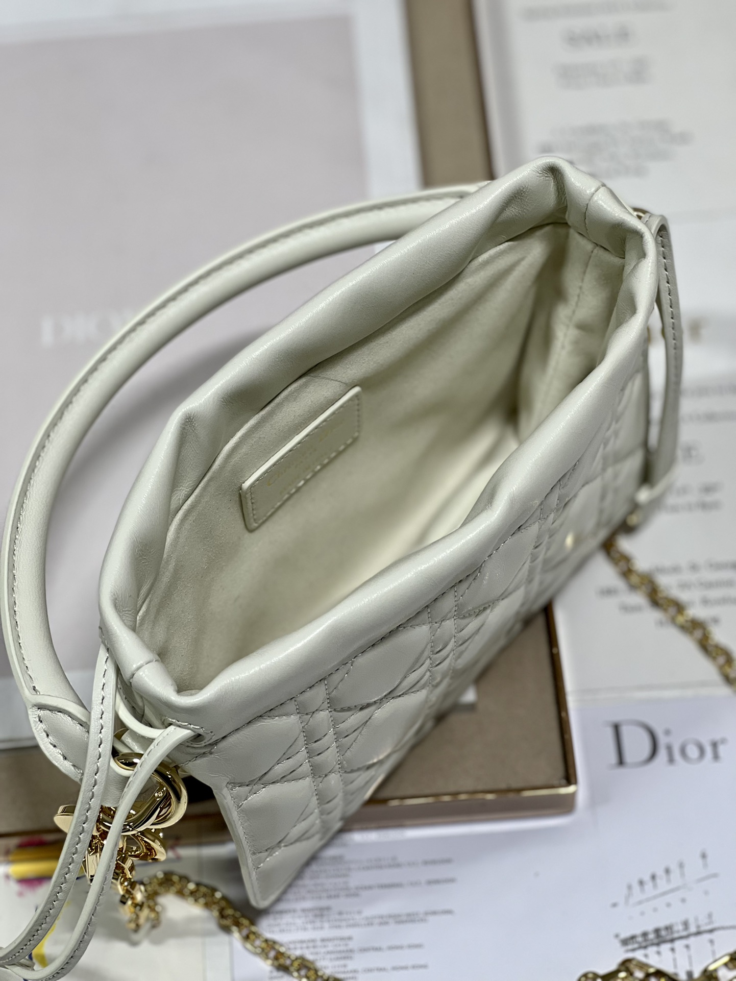 Handbag Dior 0981 size 19 x 13 x 5 cm - vstockx