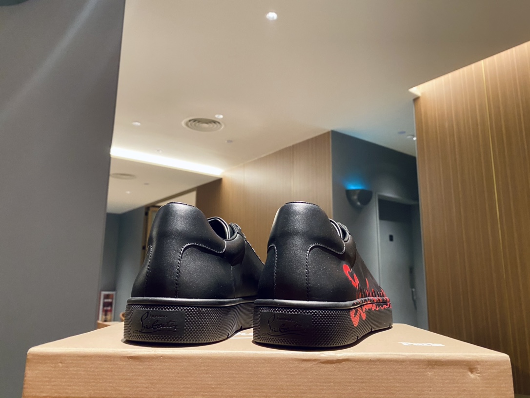 Christian Louboutin Low Top Sneakers 3 - vstockx