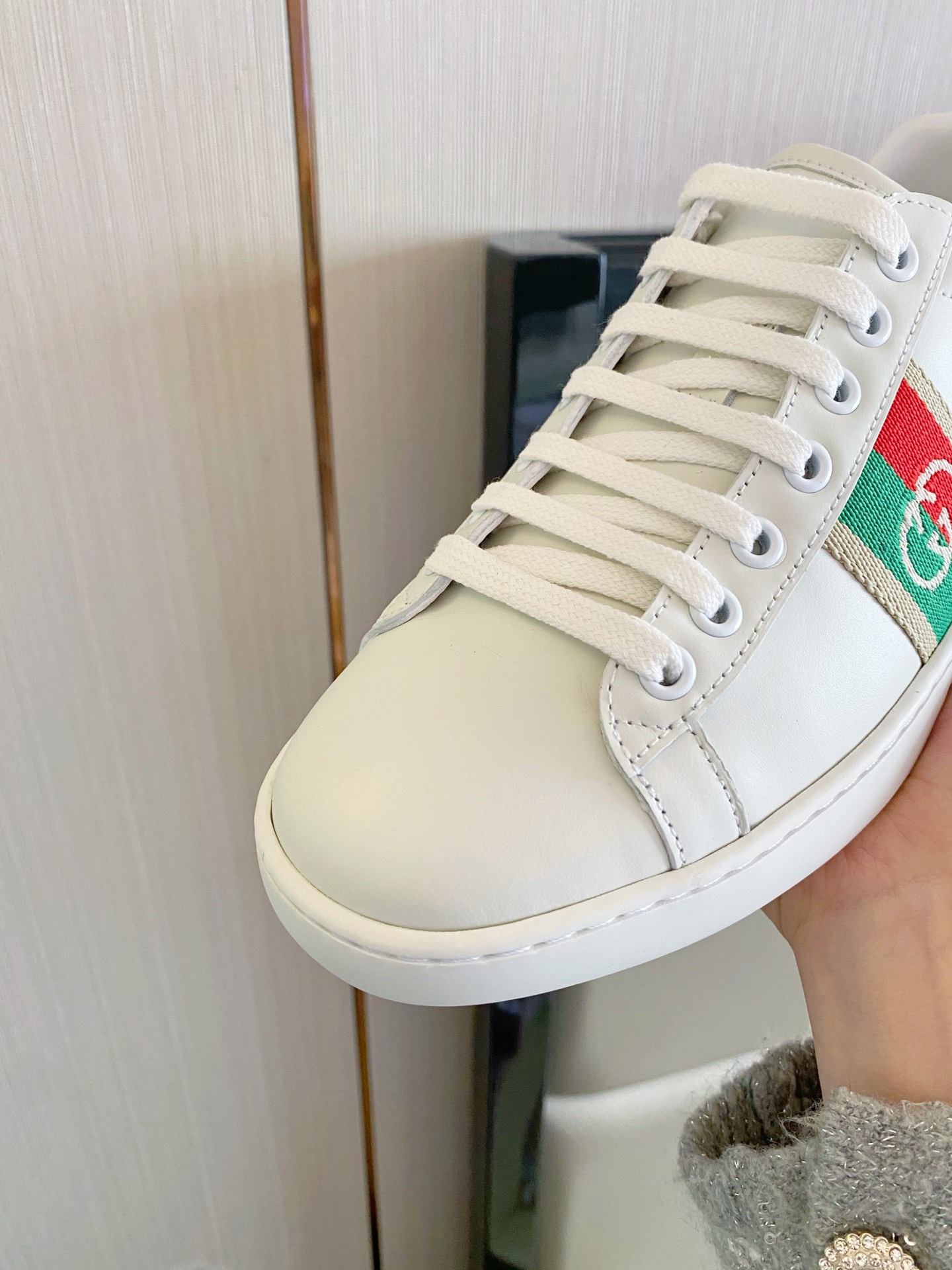Gucci Women's Ace sneaker with bee sneaker 4 - vstockx