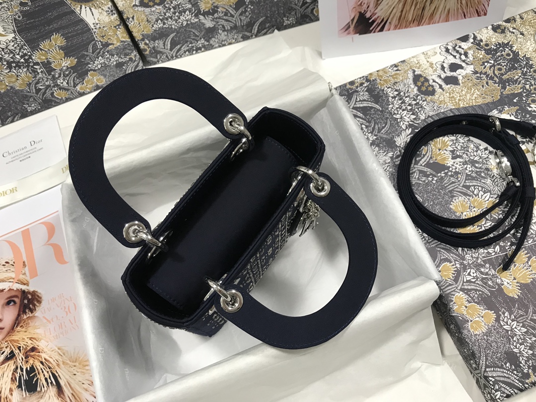 Handbag Dior M0505 size 17  15  7 cm - vstockx