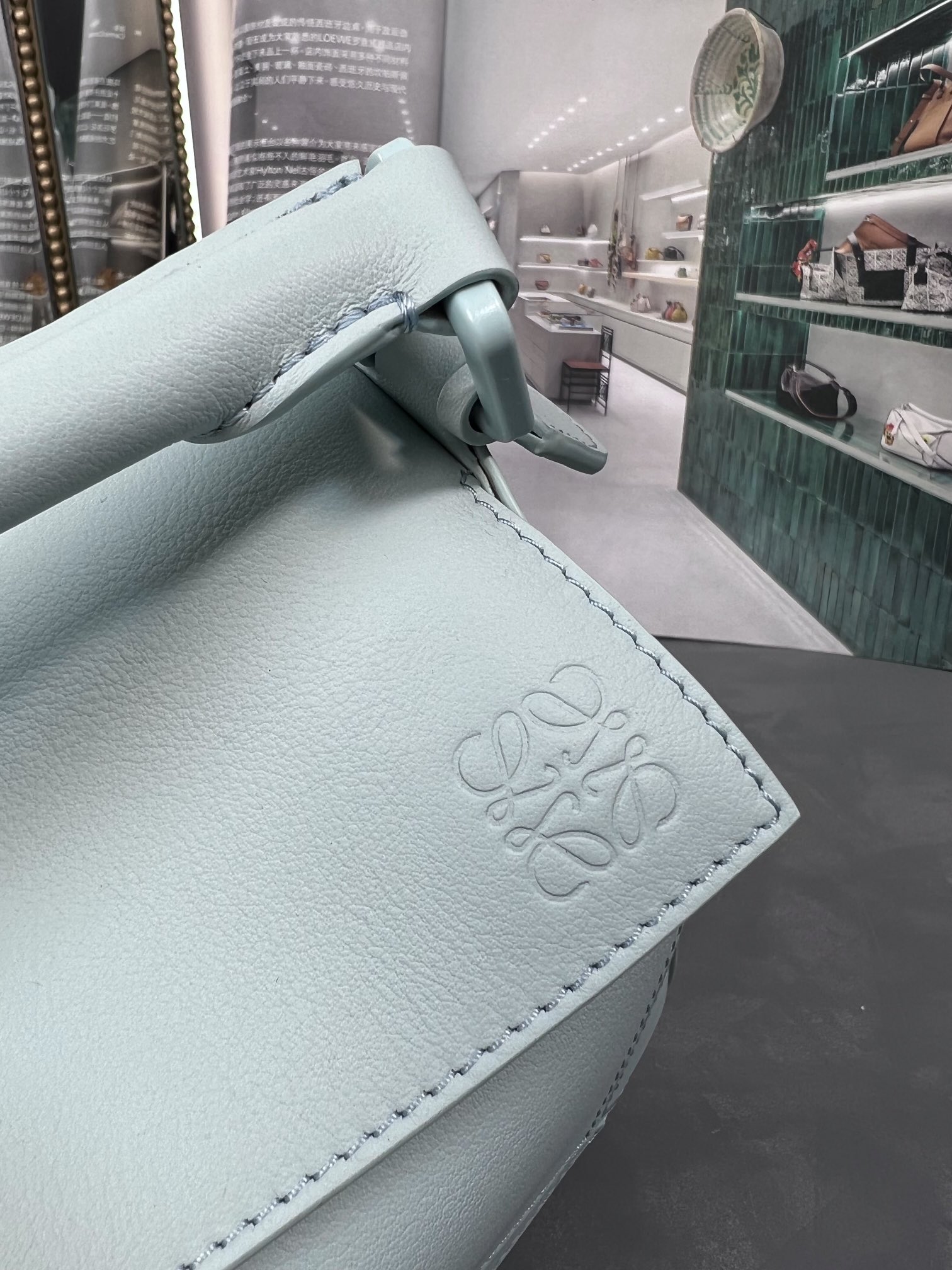 Handbags LOEWE  size:24-16.5-10.5 cm - vstockx