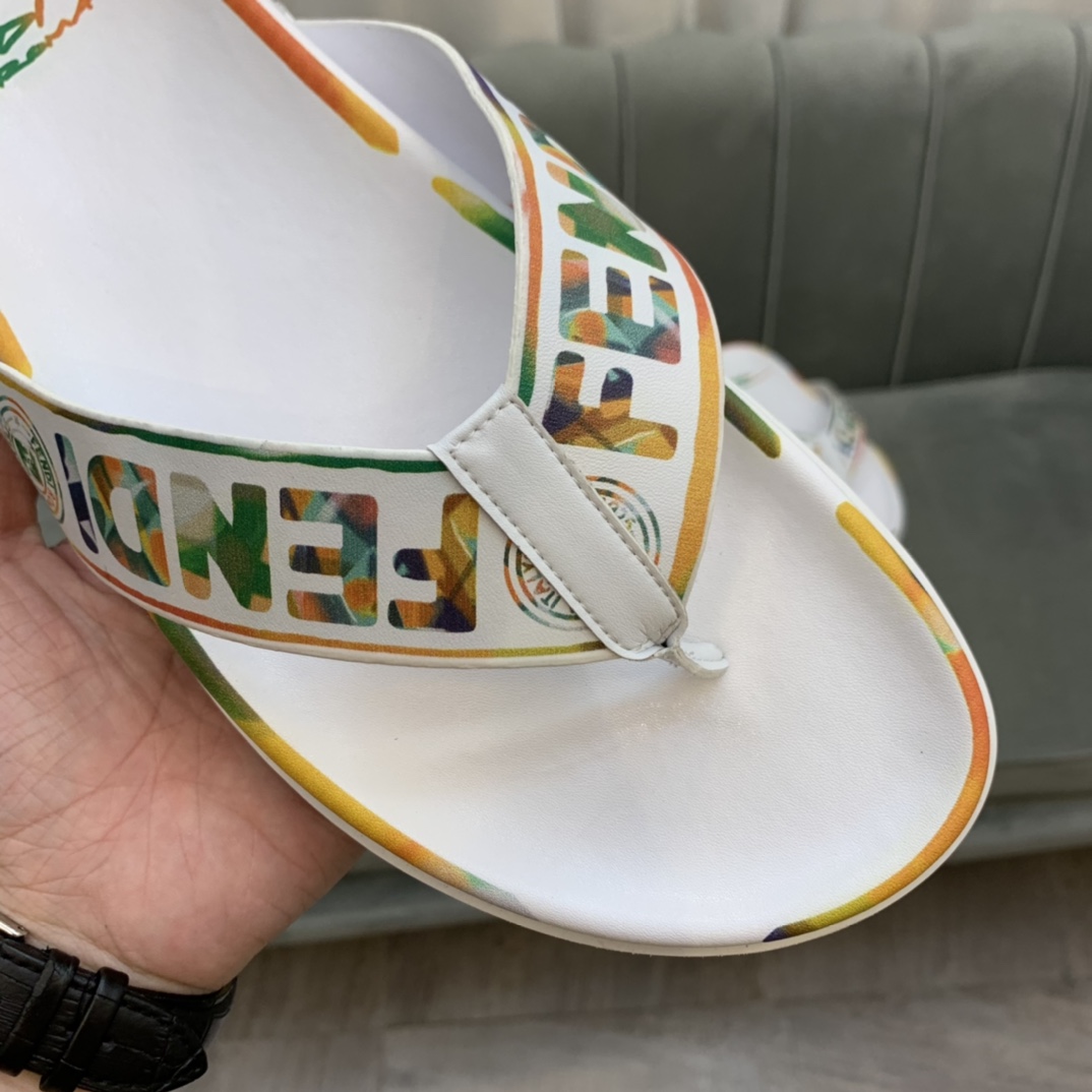 Fendi Slides 8 - vstockx