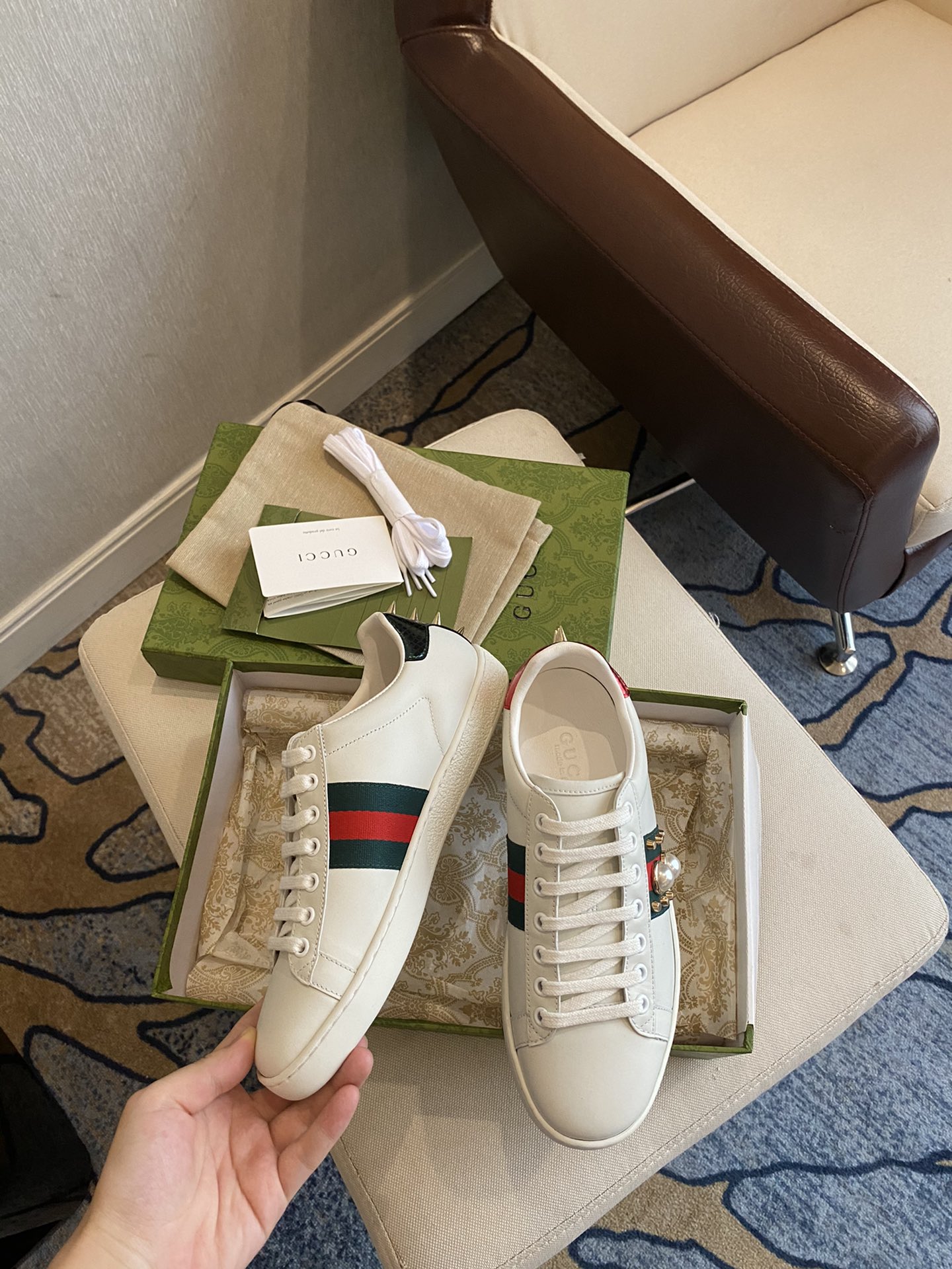 Gucci Women's Ace sneaker with bee sneaker 4 - vstockx