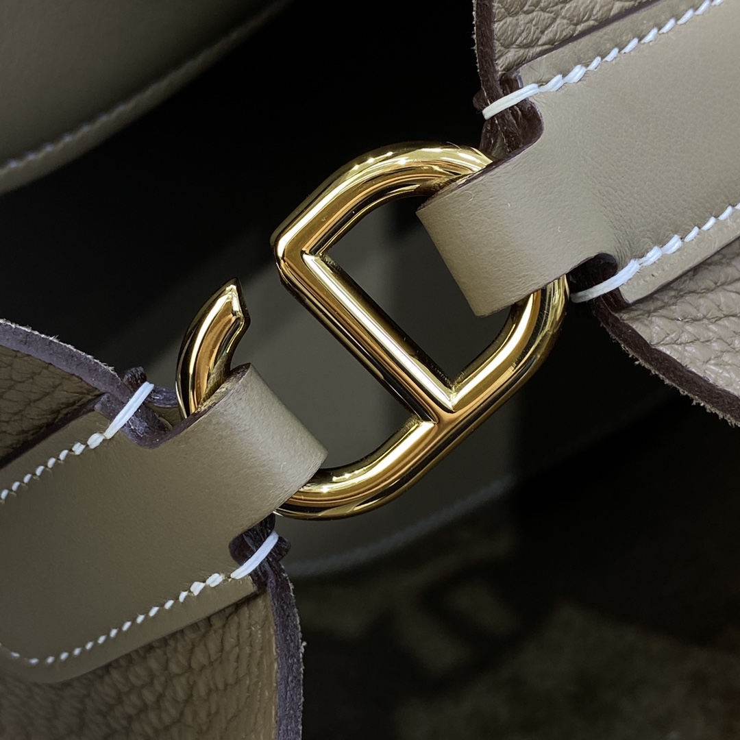 Handbags Hermes picotin size :18x2.5 x22 cm - vstockx