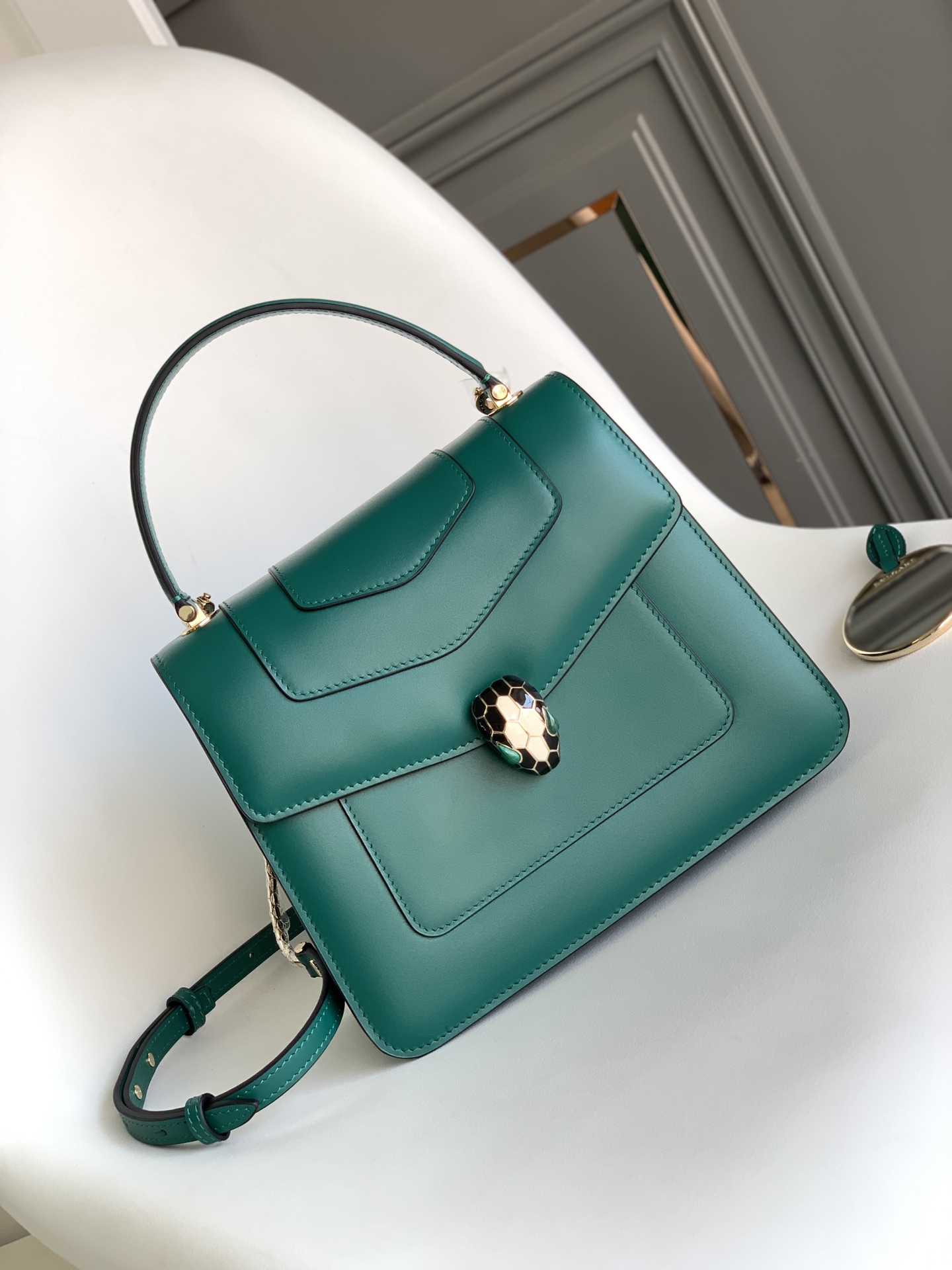 Handbags Bvlgari Sprpenti Forever size:19*13.5*6 cm - vstockx