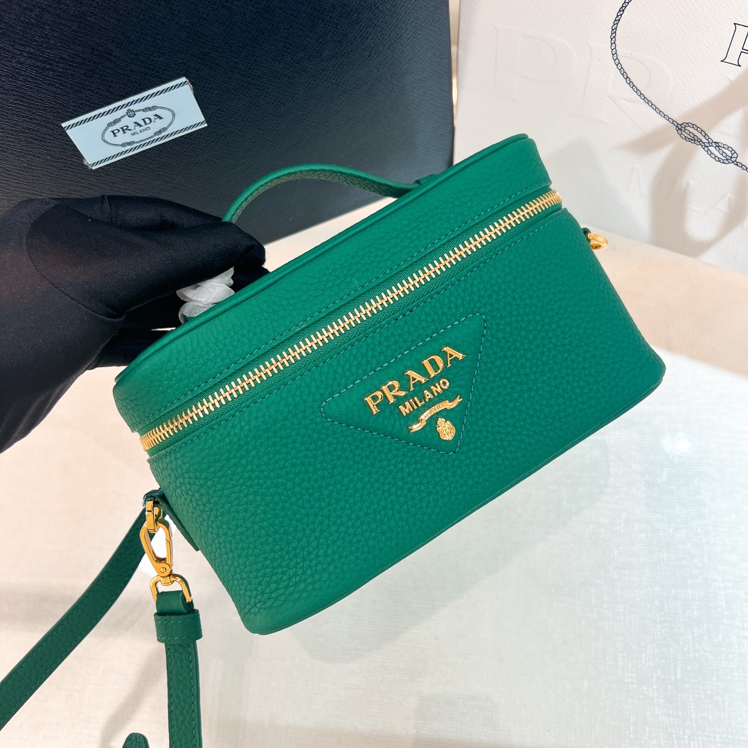 handbags prada 1BH202 18*11.5*7.5 - vstockx
