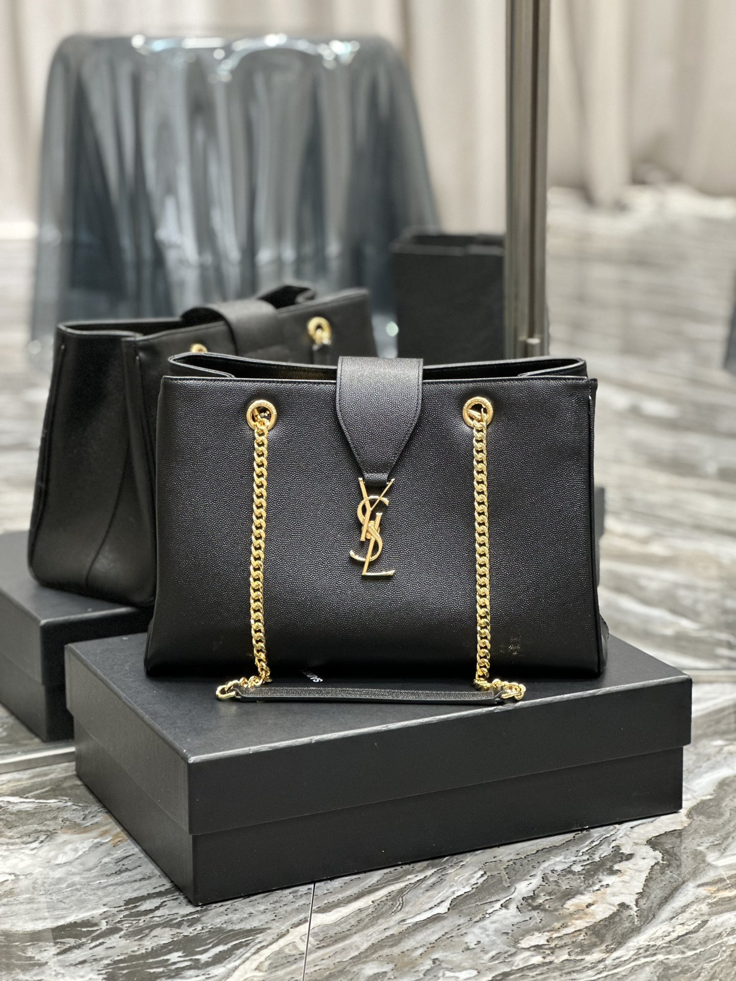 Handbags SAINT LAURENT 668900 size 33  22  15 cm - vstockx
