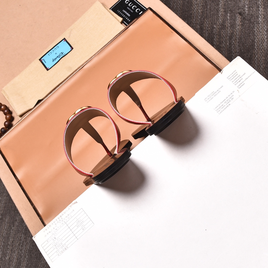 Gucci Slippers 10 - vstockx