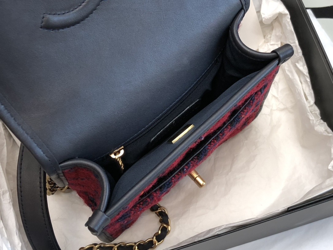 Handbag Chanel size *. * - vstockx