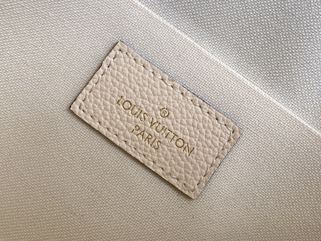 Handbag Louis Vuitton M80498 size 21x12x3 cm - vstockx