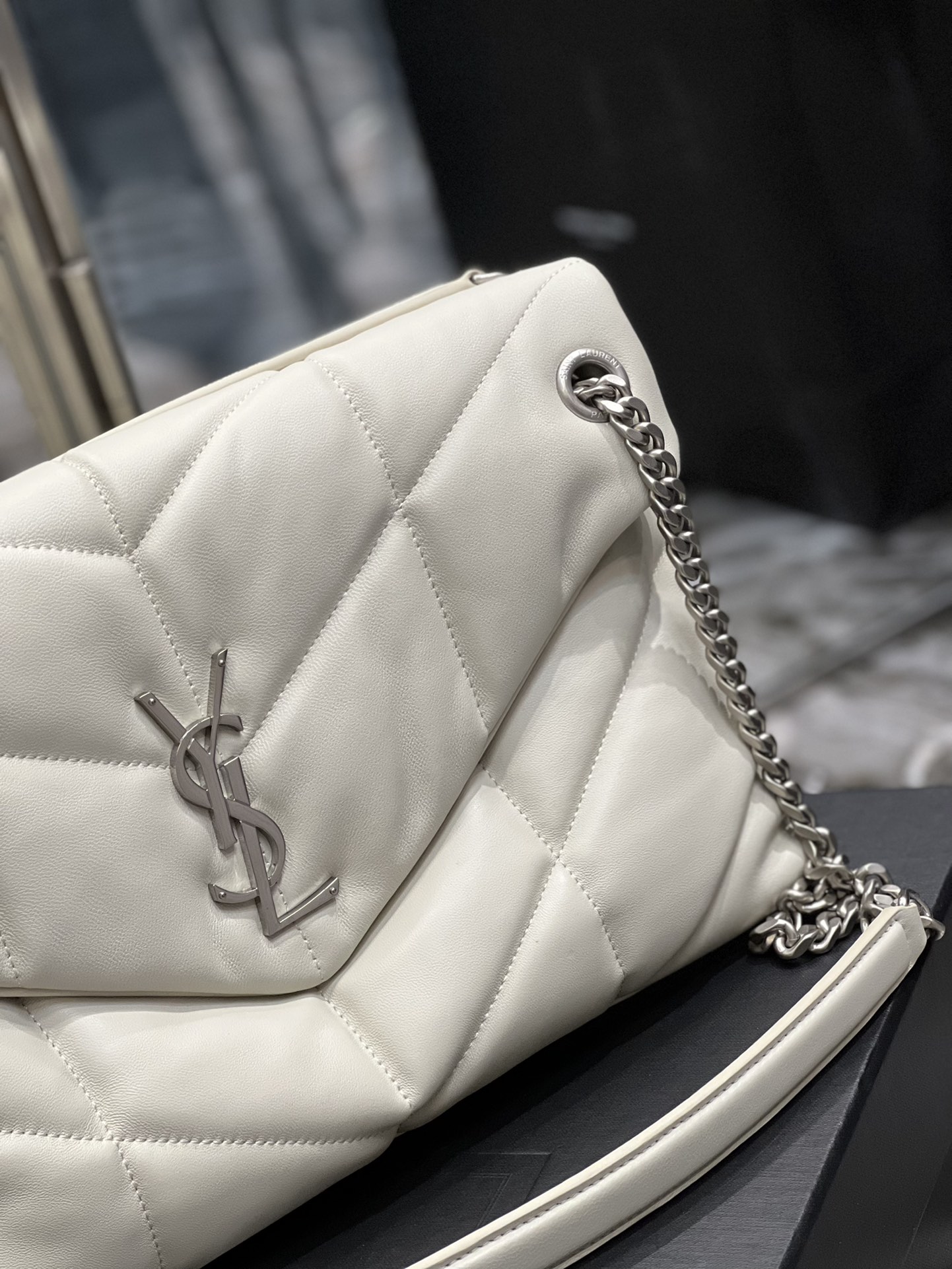 Handbags SAINT LAURENT 577475 size 35x23x13.5 cm - vstockx