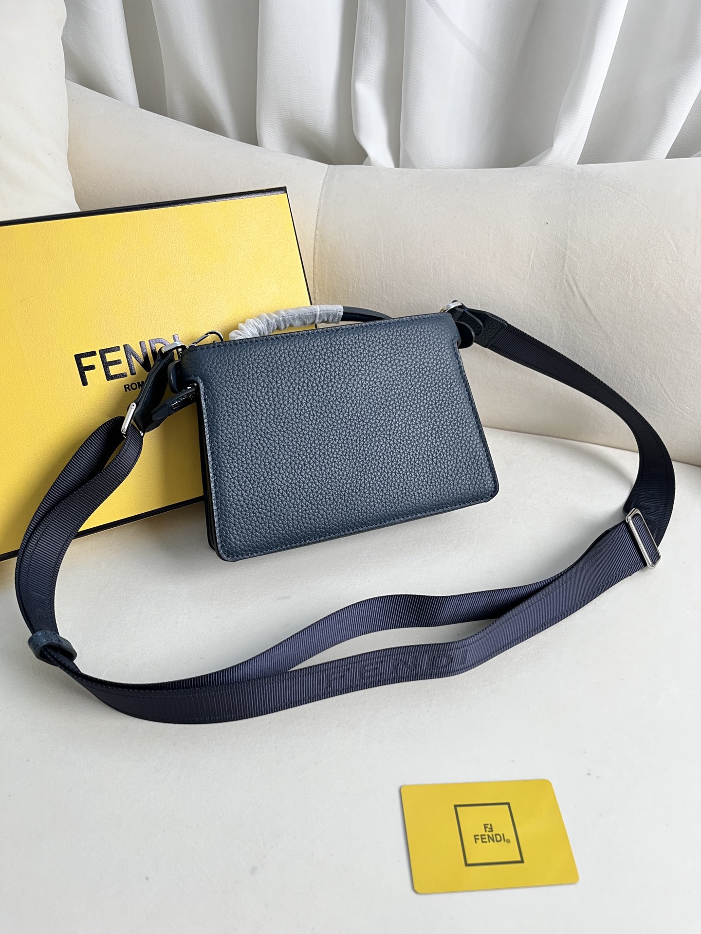 handbags FENDI 8066 size:21cm - vstockx