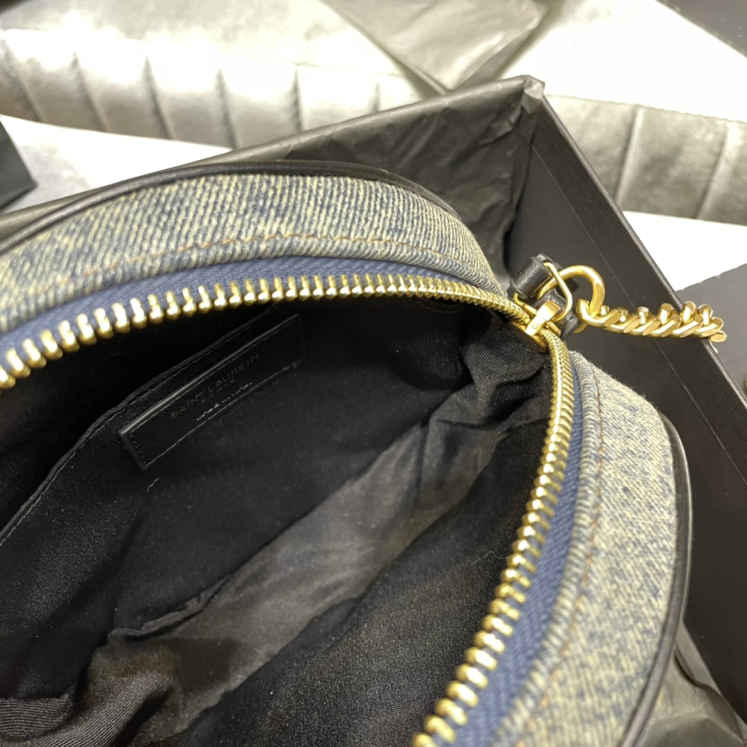 Handbags SAINT LAURENT 610436 size 17  17  5.5 cm - vstockx