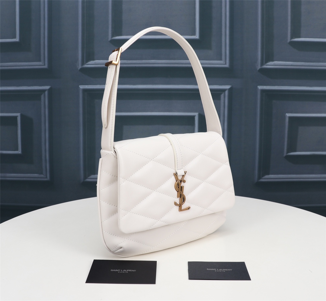 Handbags SAINT LAURENT 698567 size 24x18x5.5 cm - vstockx