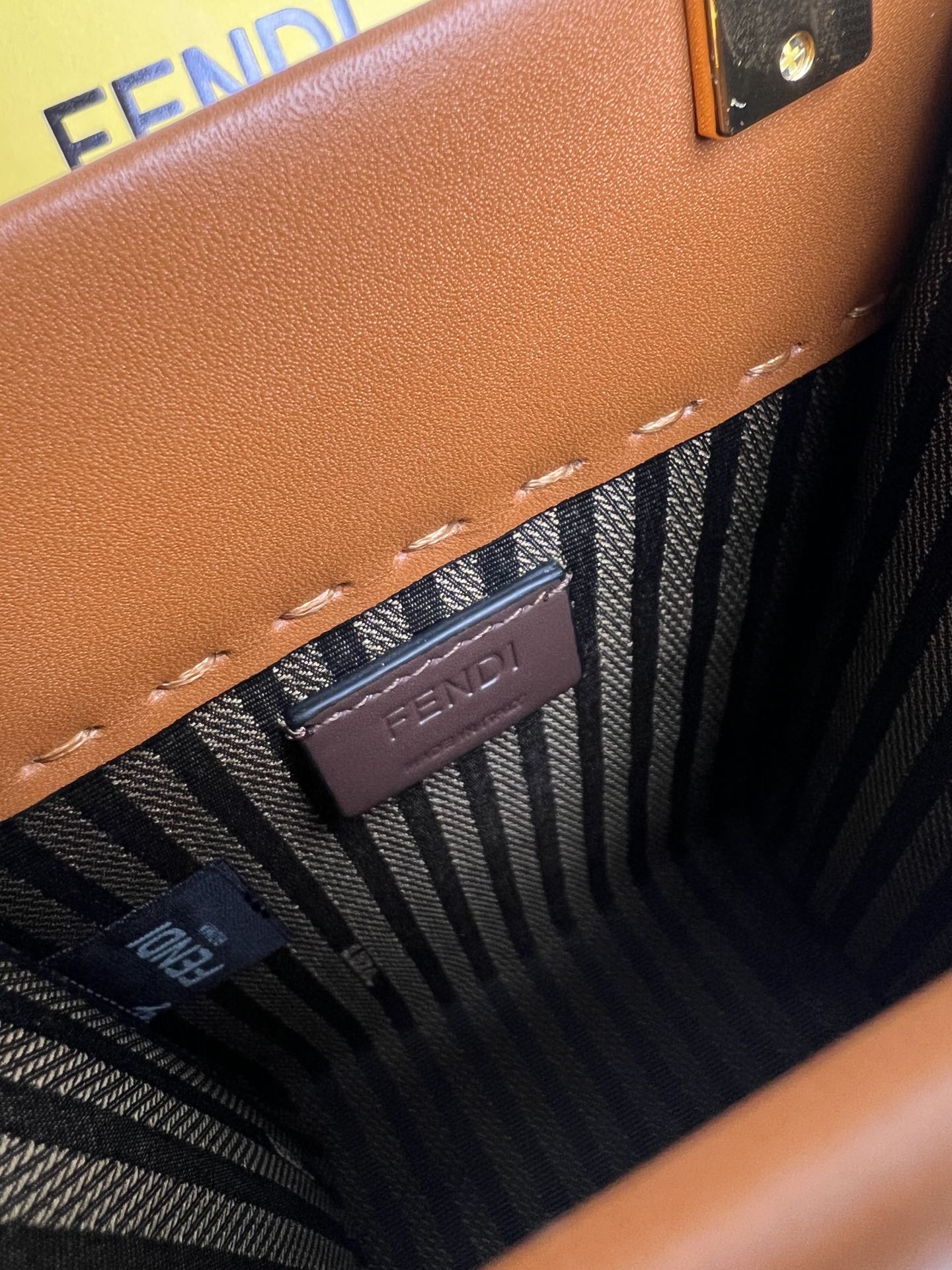 handbags FENDI 208 size:18*13*6.5 - vstockx