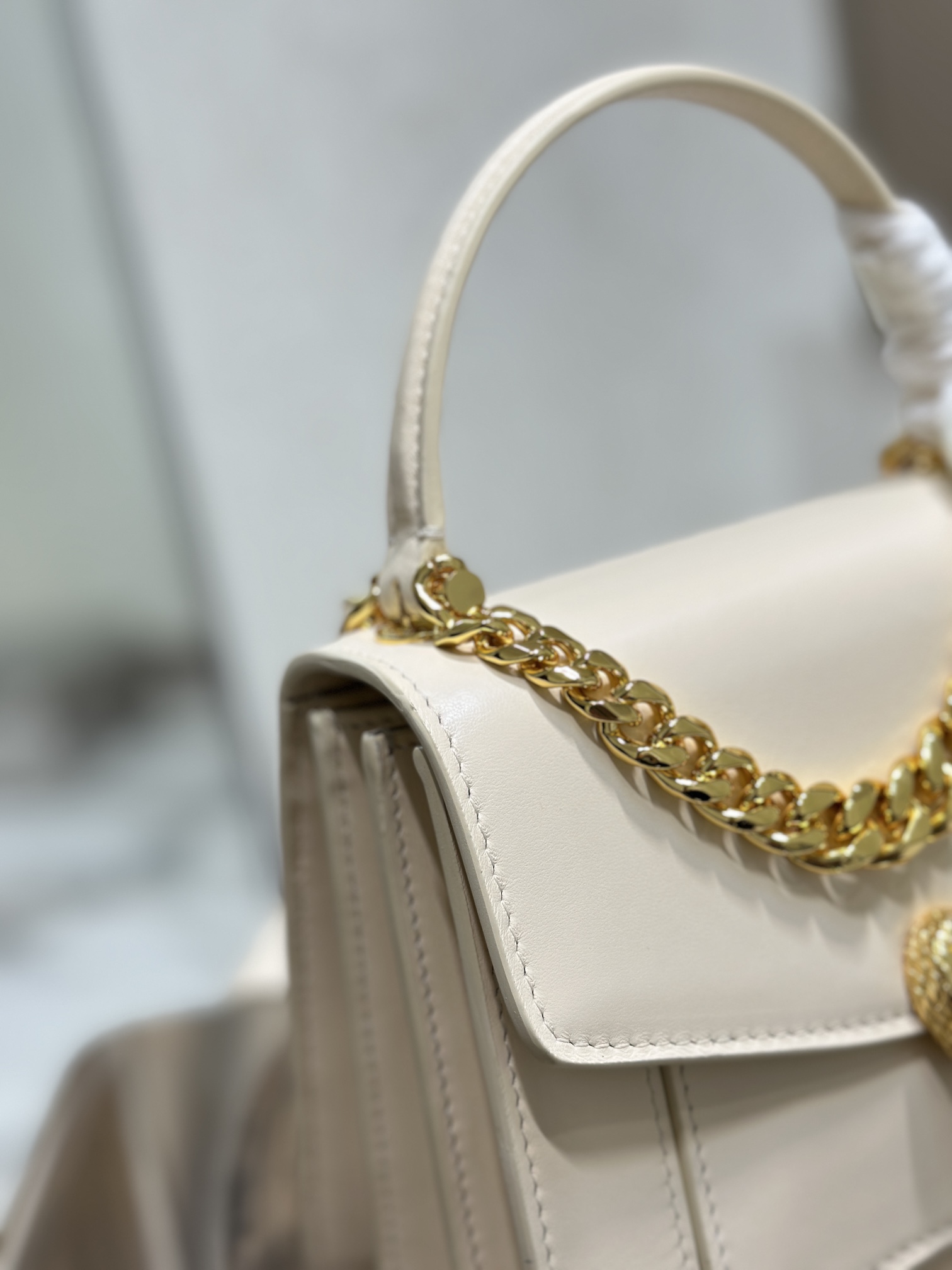 Handbags Bvlgari 290762 size:18*15*9.5 cm - vstockx