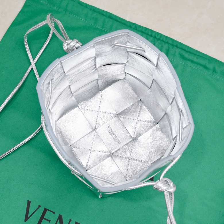 Handbags Bottega Veneta 6612 size:19 cm - vstockx