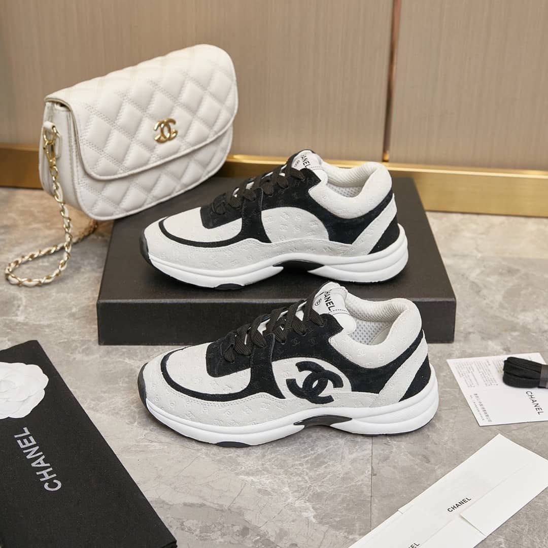 Chanel Low Top Trainer White Black (W) - vstockx