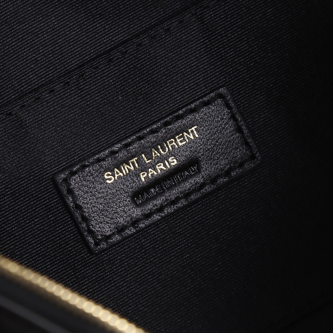 Handbags SAINT LAURENT 569737 size 25  14  3.5 cm - vstockx