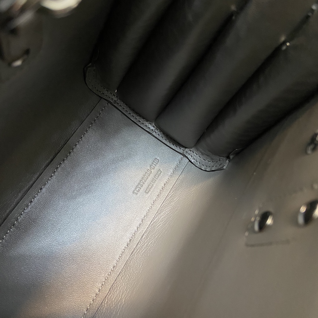 Handbags SAINT LAURENT 392035 size 21*15*10 cm - vstockx