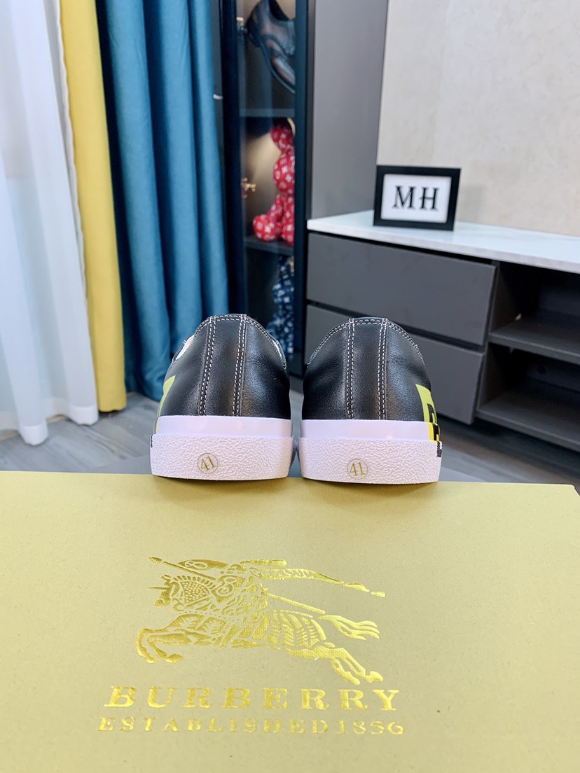 Burberry Perforated Check Sneaker 30 - vstockx