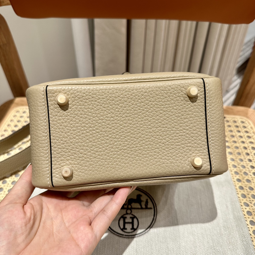 Handbags Hermes mini Lindy size:19 cm - vstockx