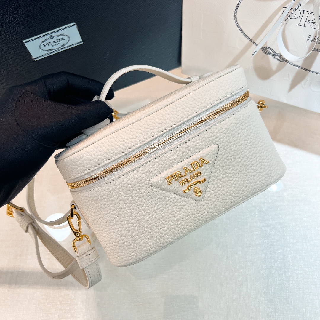 handbags prada 1BH202 18*11.5*7.5 - vstockx
