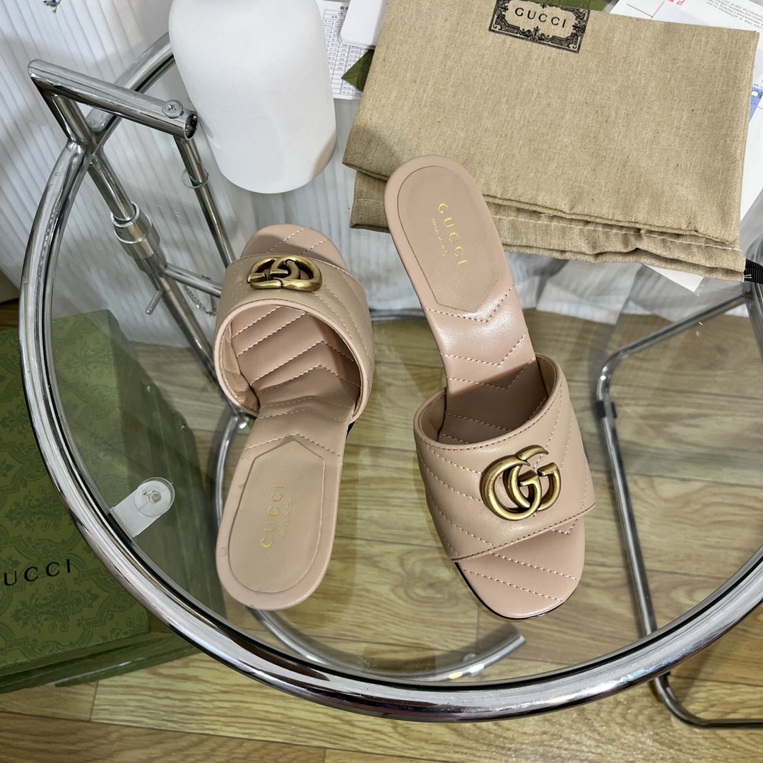 Gucci Women's Double G slide sandal WOMEN 7 - vstockx