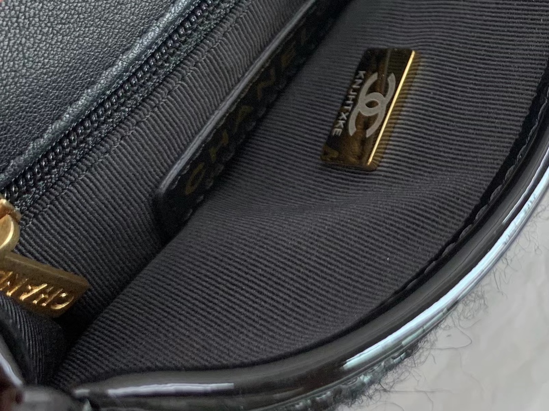 Handbag Chanel size *. * - vstockx