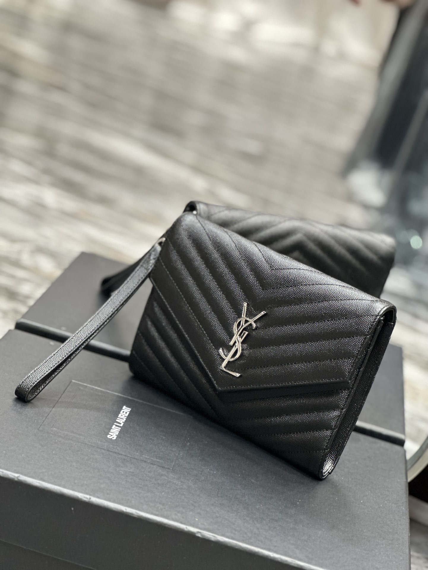 Handbags SAINT LAURENT 617662 size 21  6  3 cm - vstockx
