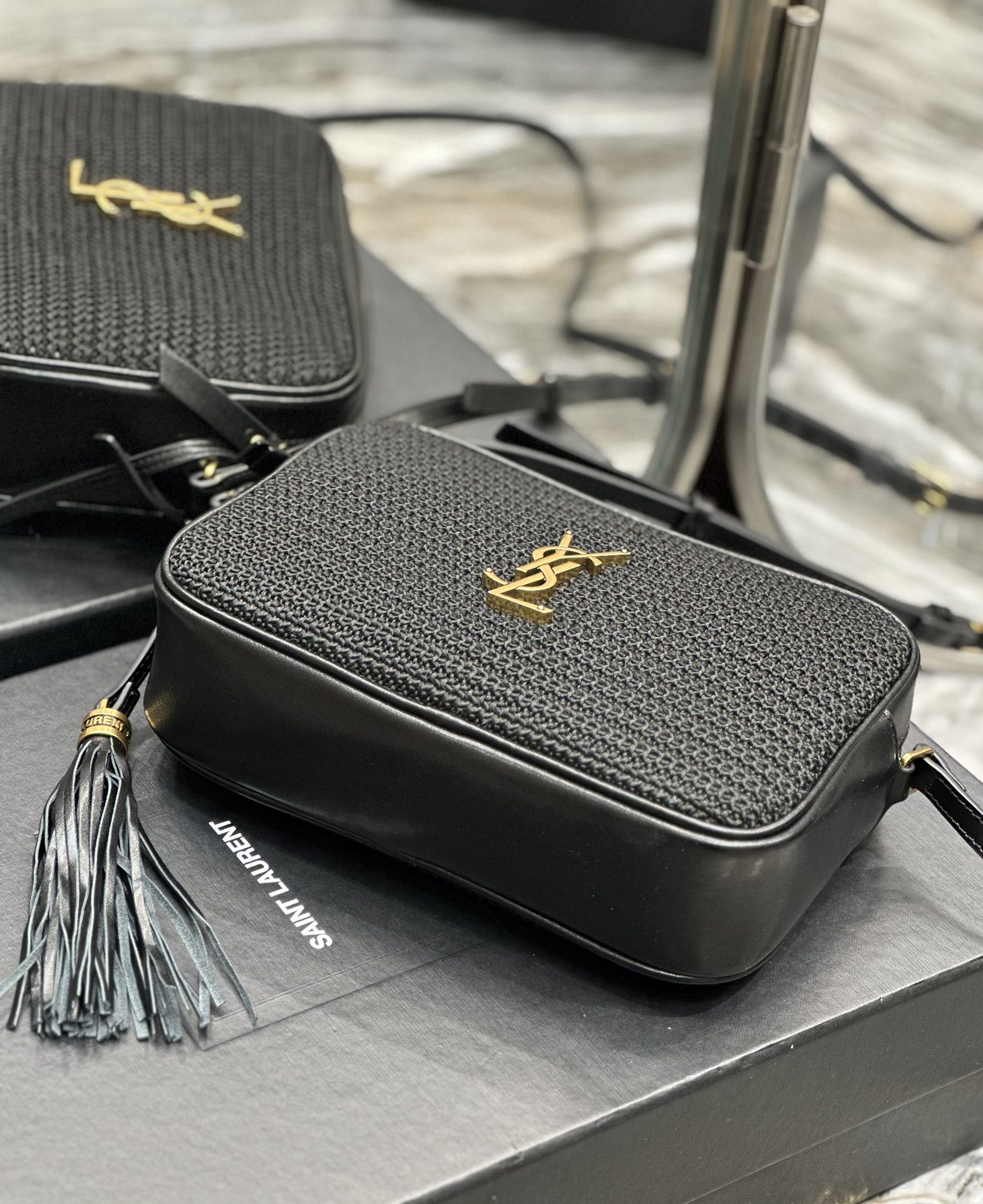 Handbags SAINT LAURENT 520534 size 23x16x6 cm - vstockx