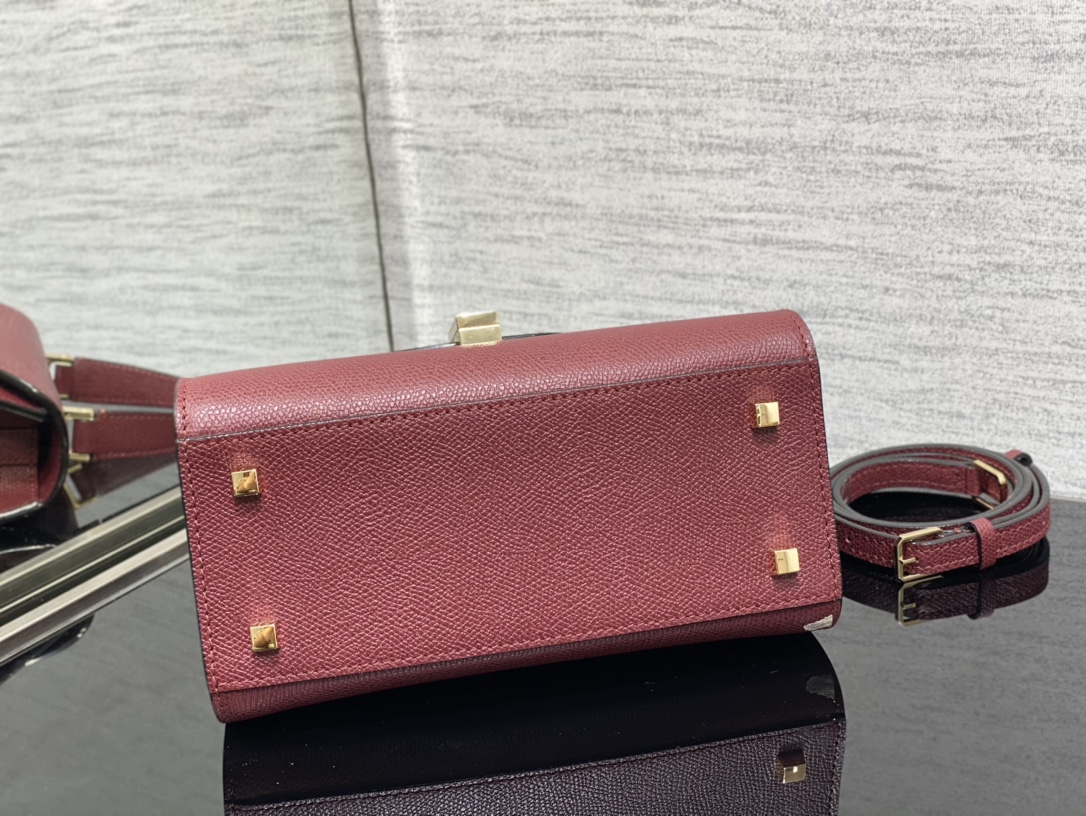 Handbag VALEXTRA size *'* - vstockx