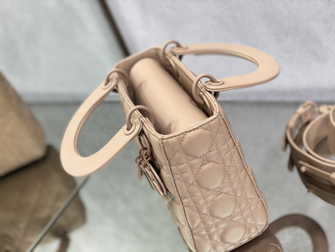 Handbag Dior size 20 cm - vstockx