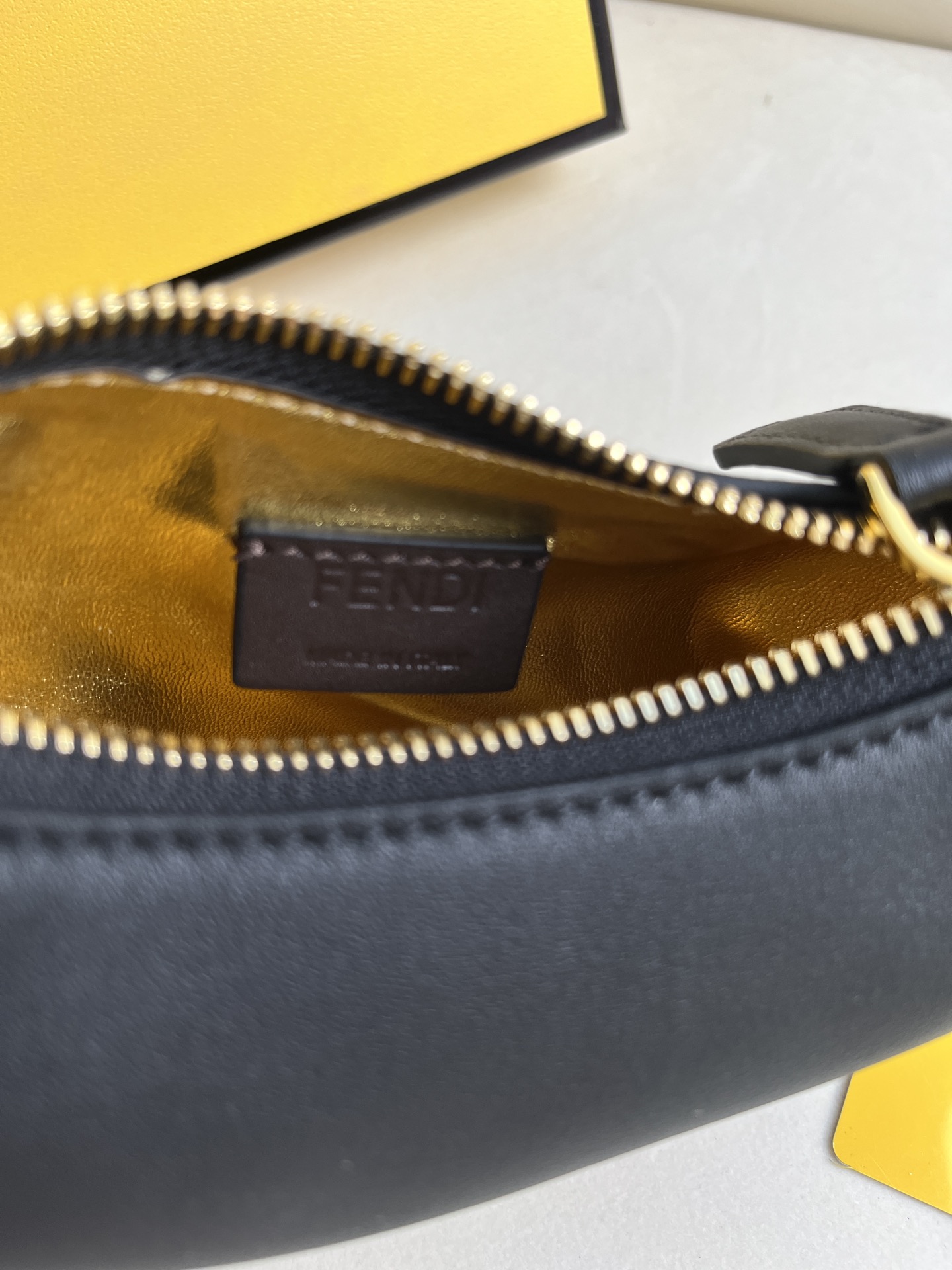 handbags FENDI 206 size:16.5*14*5cm - vstockx