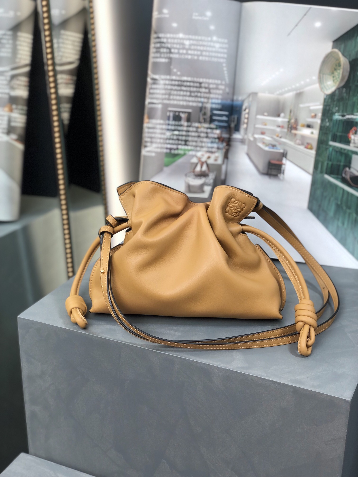 Handbags LOEWE mini flamenco clutch size:22.5-18-9 cm - vstockx