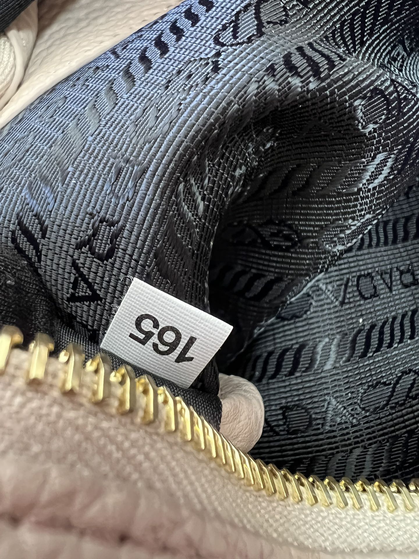 handbags prada 1BH187 20.5*13*8.5 - vstockx